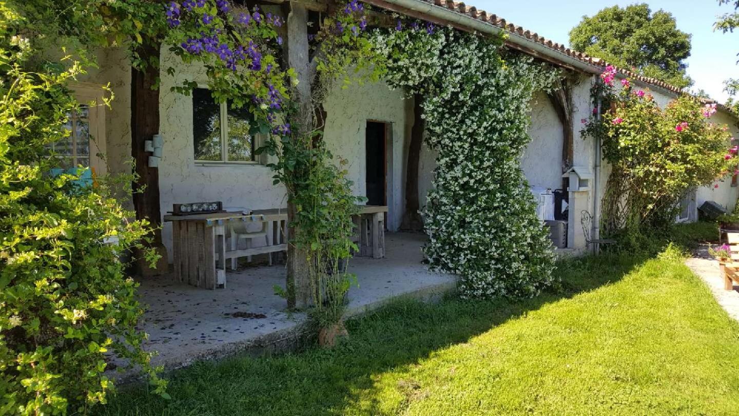 Clos De La Source Saint-Martin-du-Bois  エクステリア 写真
